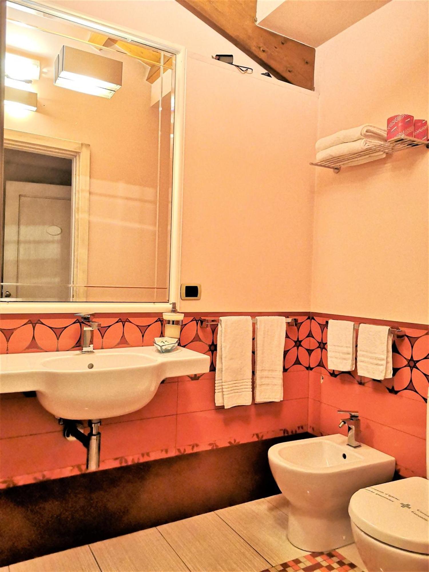 - Il Cavalluccio Marino Fronte Mare Bed & Breakfast Acireale