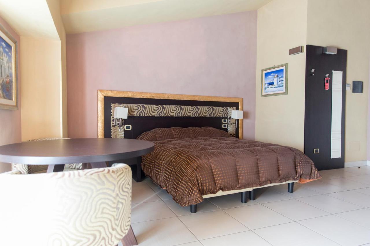 - Il Cavalluccio Marino Fronte Mare Bed & Breakfast